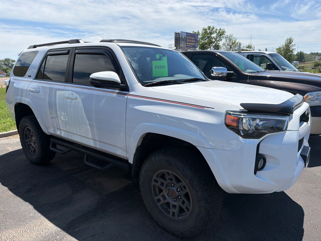 2019 Toyota 4Runner Image 2