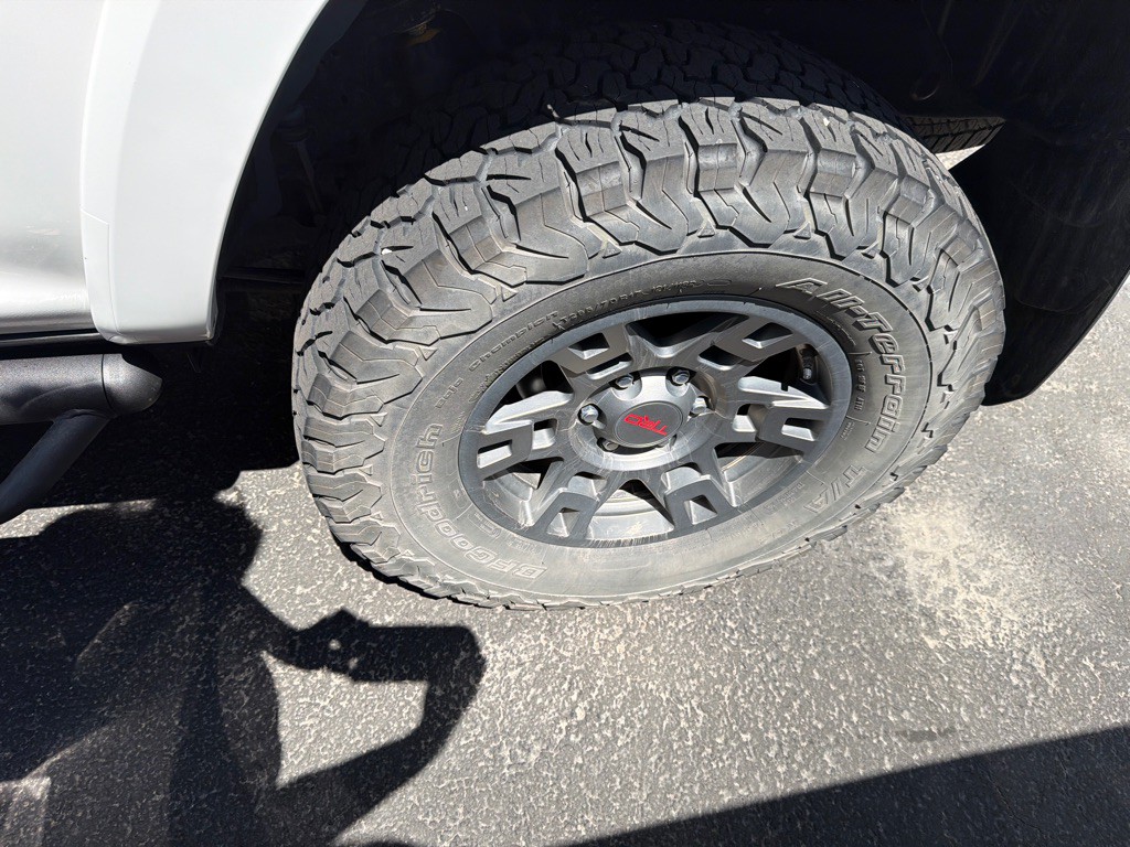 2019 Toyota 4Runner Image 3