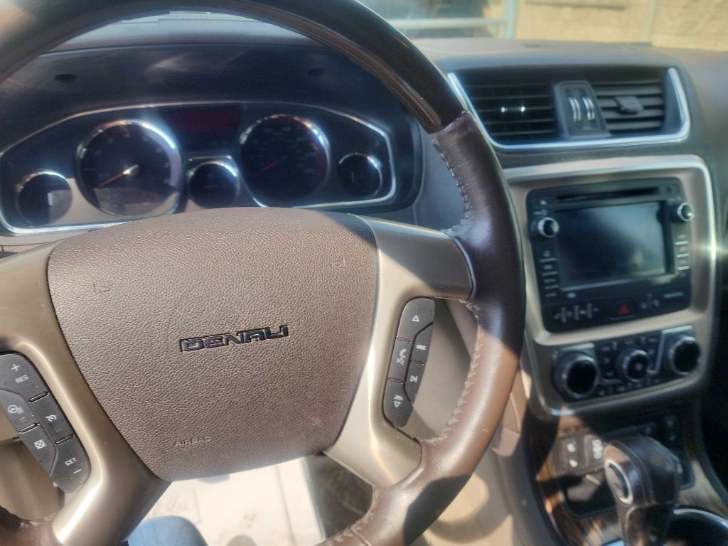 2016 GMC Acadia Image 4