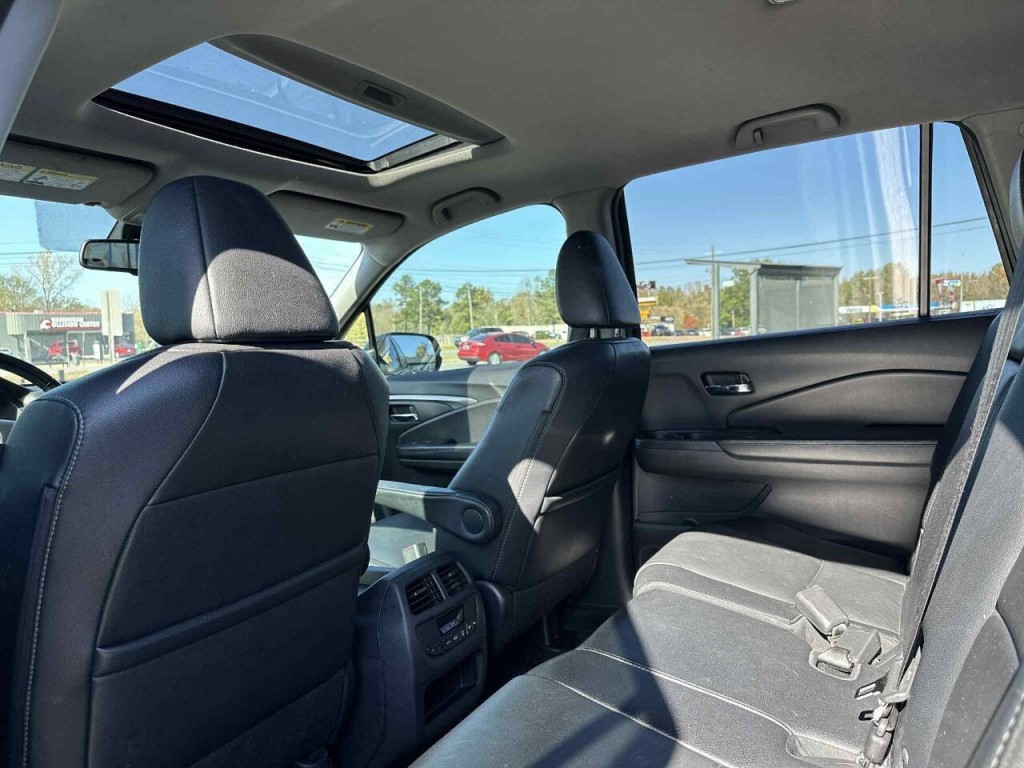 2017 Honda Pilot Image 24