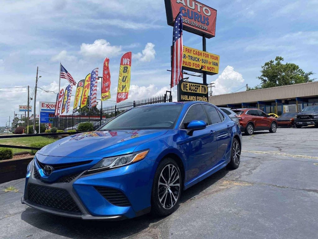 2019 Toyota Camry Image 2