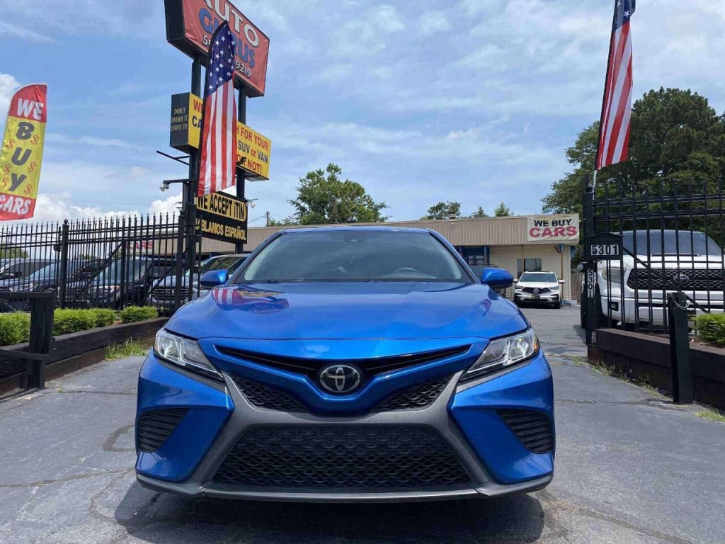 2019 Toyota Camry Image 3