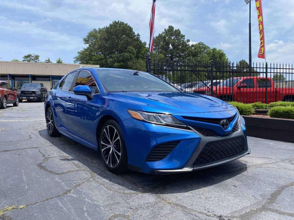 2019 Toyota Camry Image 4