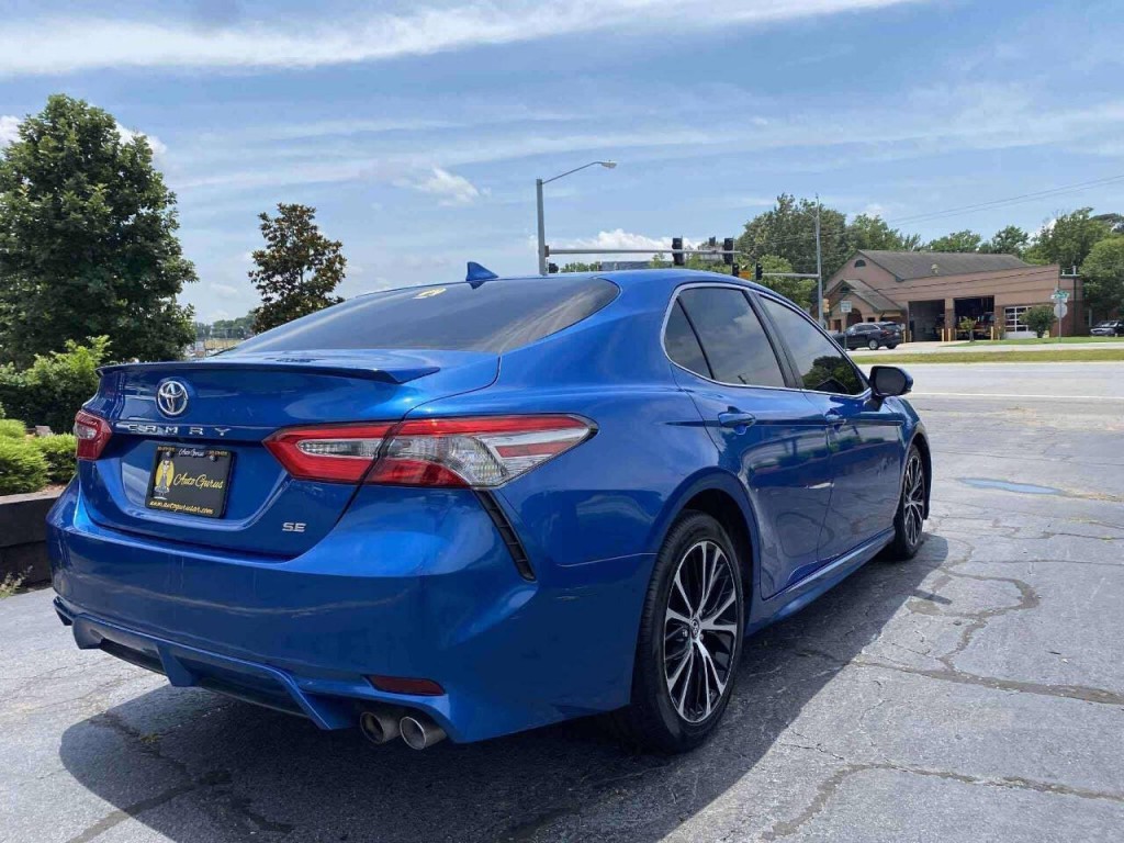 2019 Toyota Camry Image 8