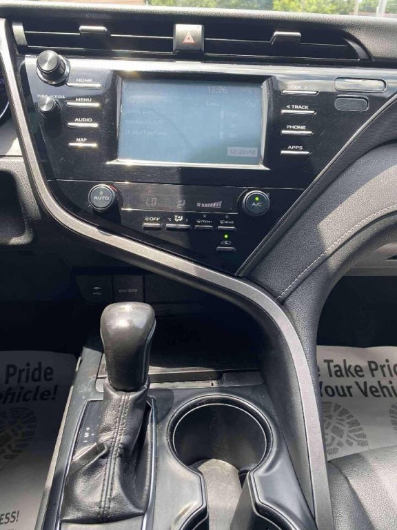 2019 Toyota Camry Image 12