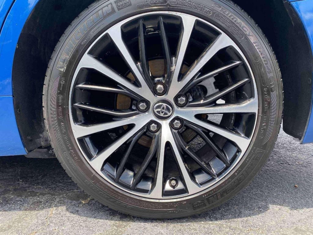 2019 Toyota Camry Image 13