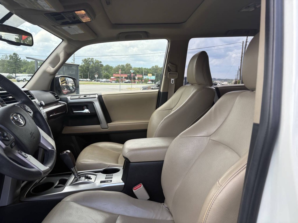 2016 Toyota 4Runner Image 9
