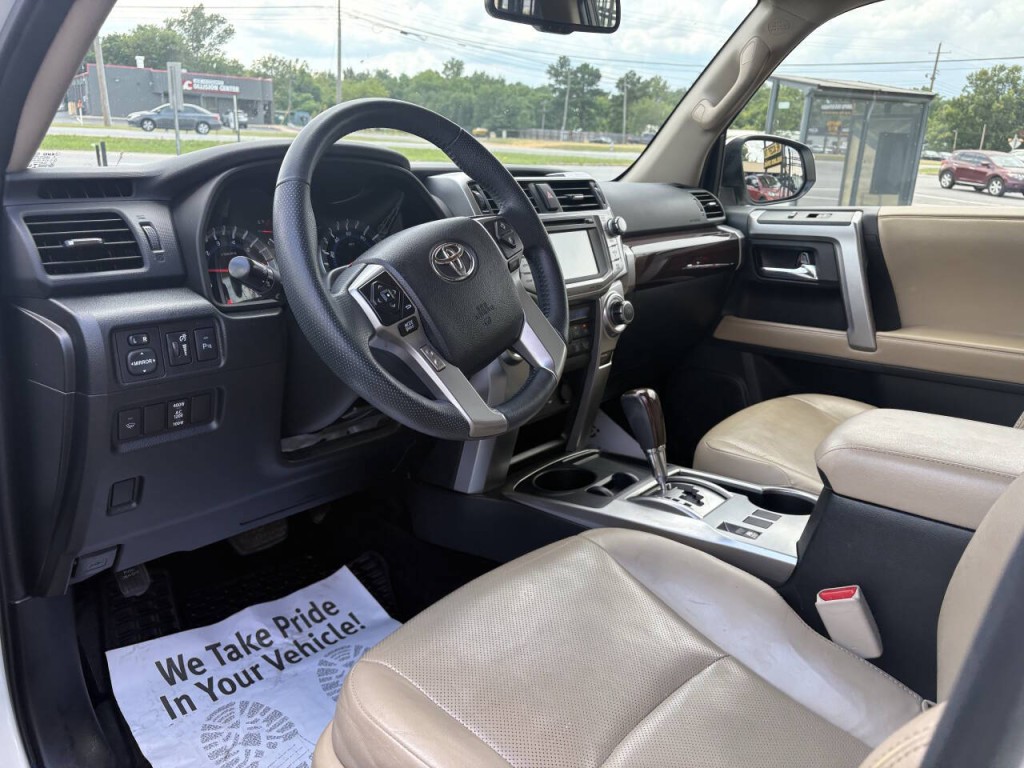2016 Toyota 4Runner Image 10