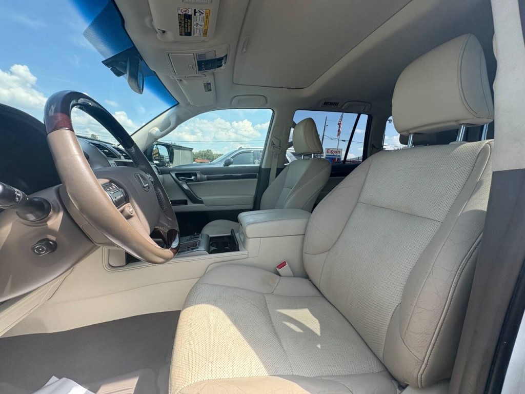 2017 Lexus GX 460 Image 21