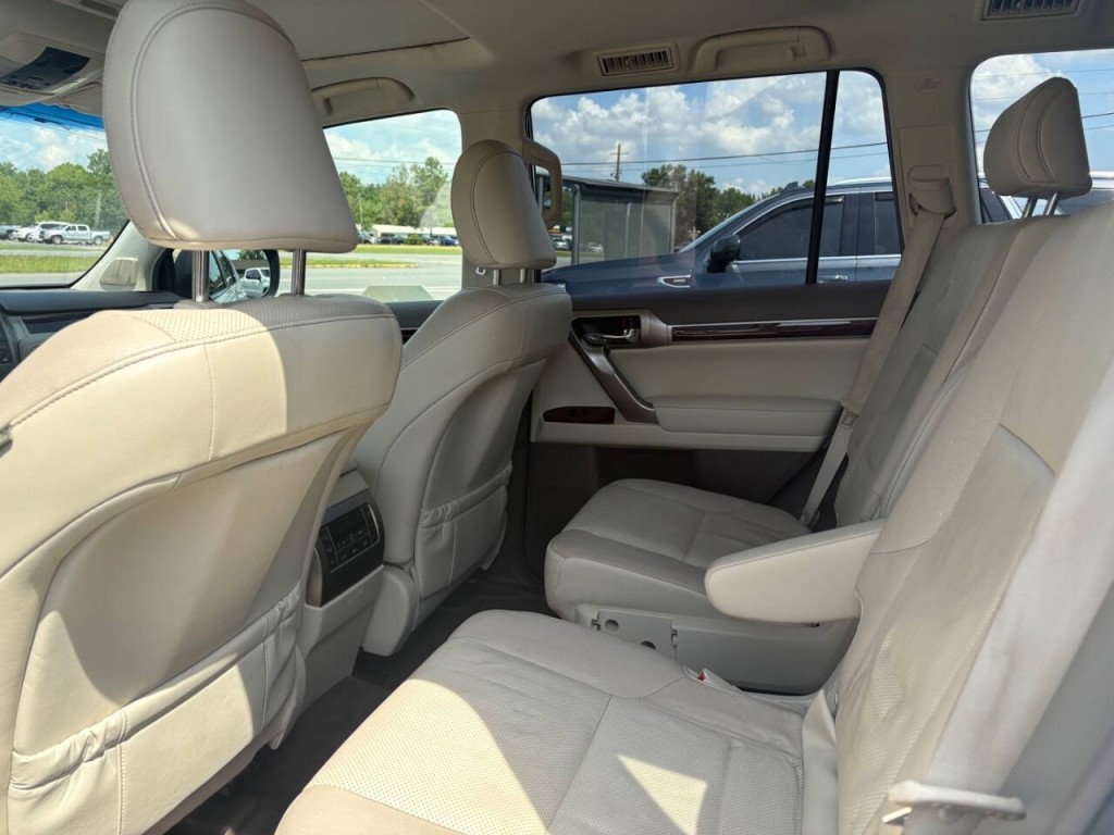 2017 Lexus GX 460 Image 23