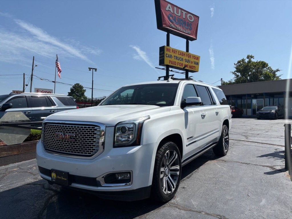 2017 GMC Yukon Image 2