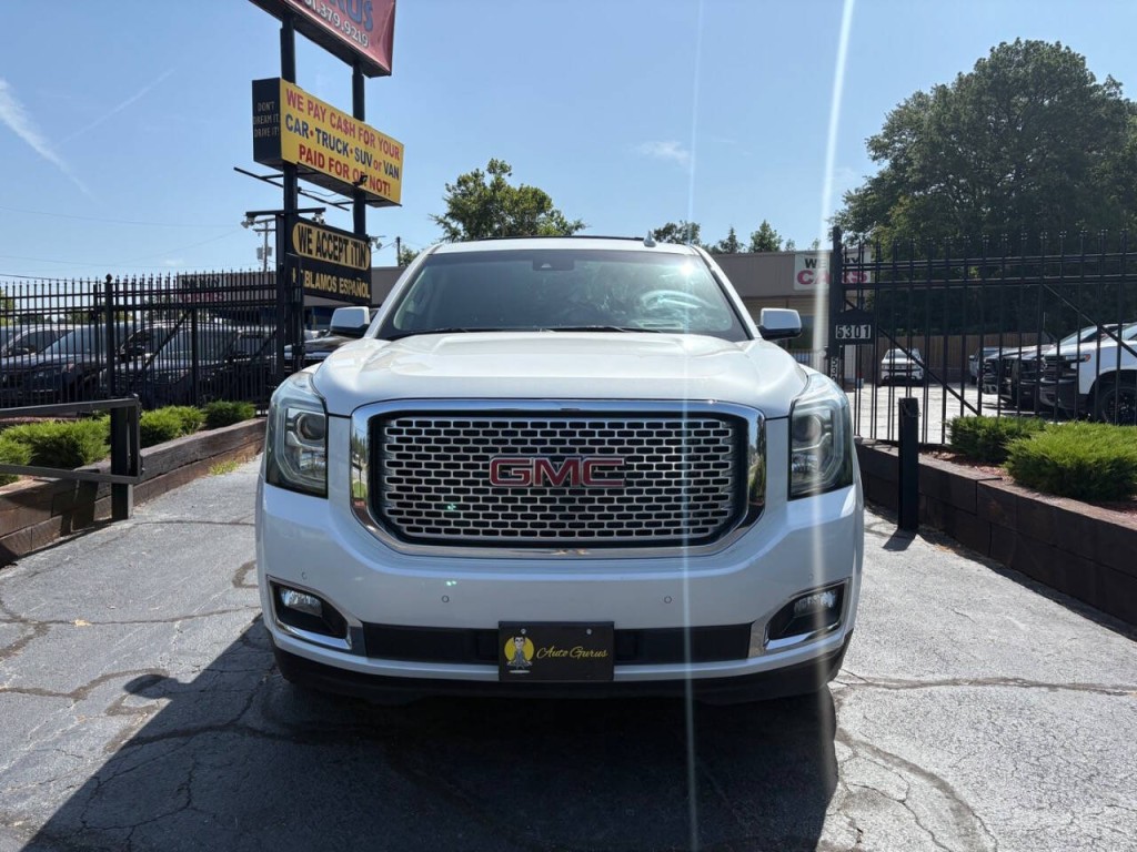 2017 GMC Yukon Image 3