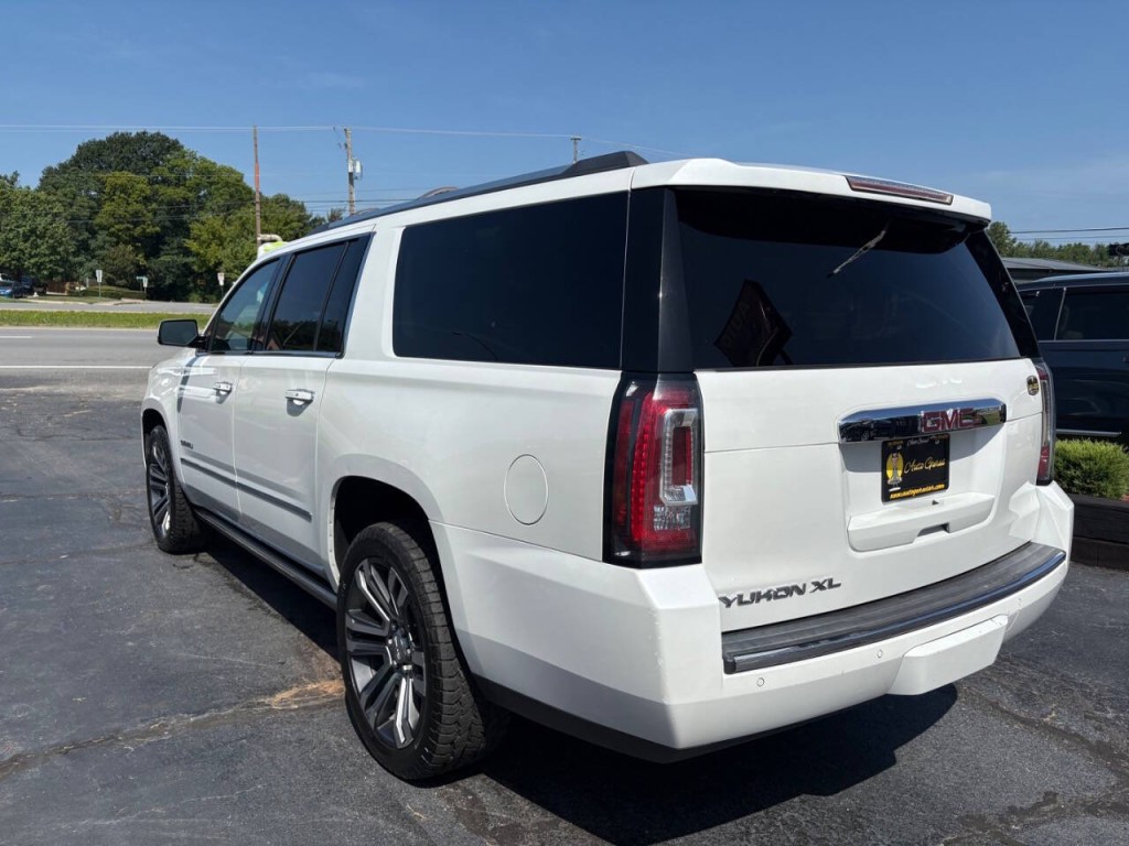 2017 GMC Yukon Image 7
