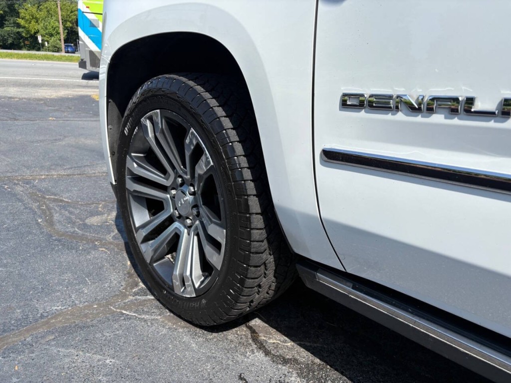 2017 GMC Yukon Image 8