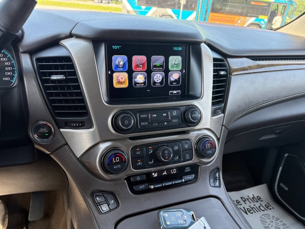 2017 GMC Yukon Image 9