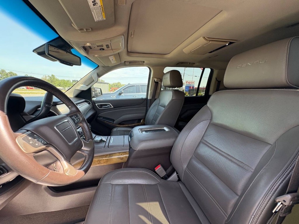 2017 GMC Yukon Image 10