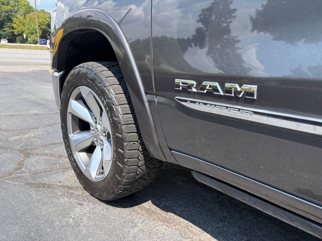 2019 RAM 1500 Image 9