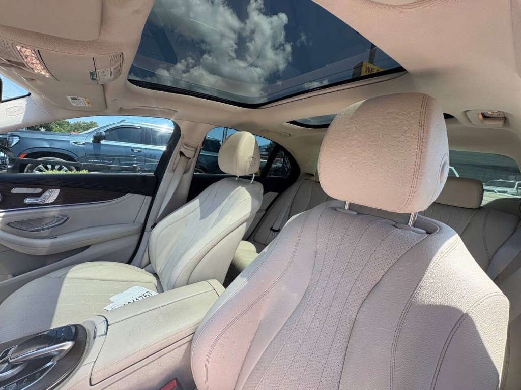 2018 Mercedes-Benz E-Class Image 11