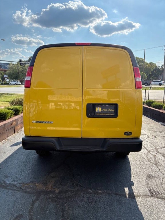 2021 Chevrolet Express Image 6