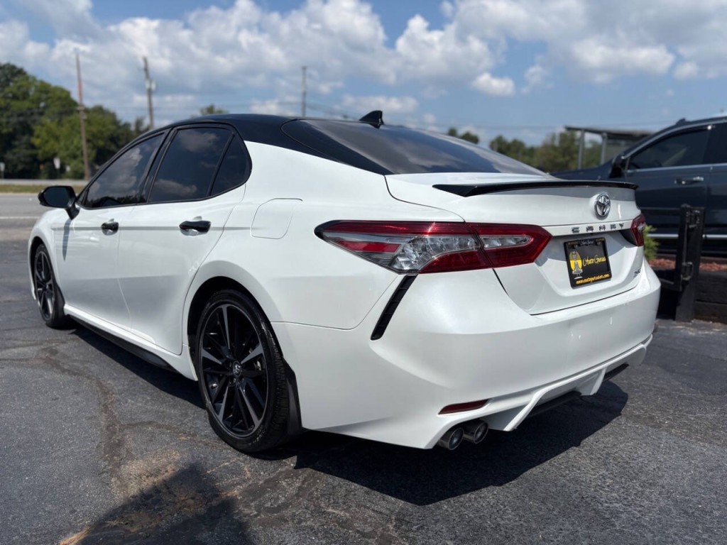 2019 Toyota Camry Image 7