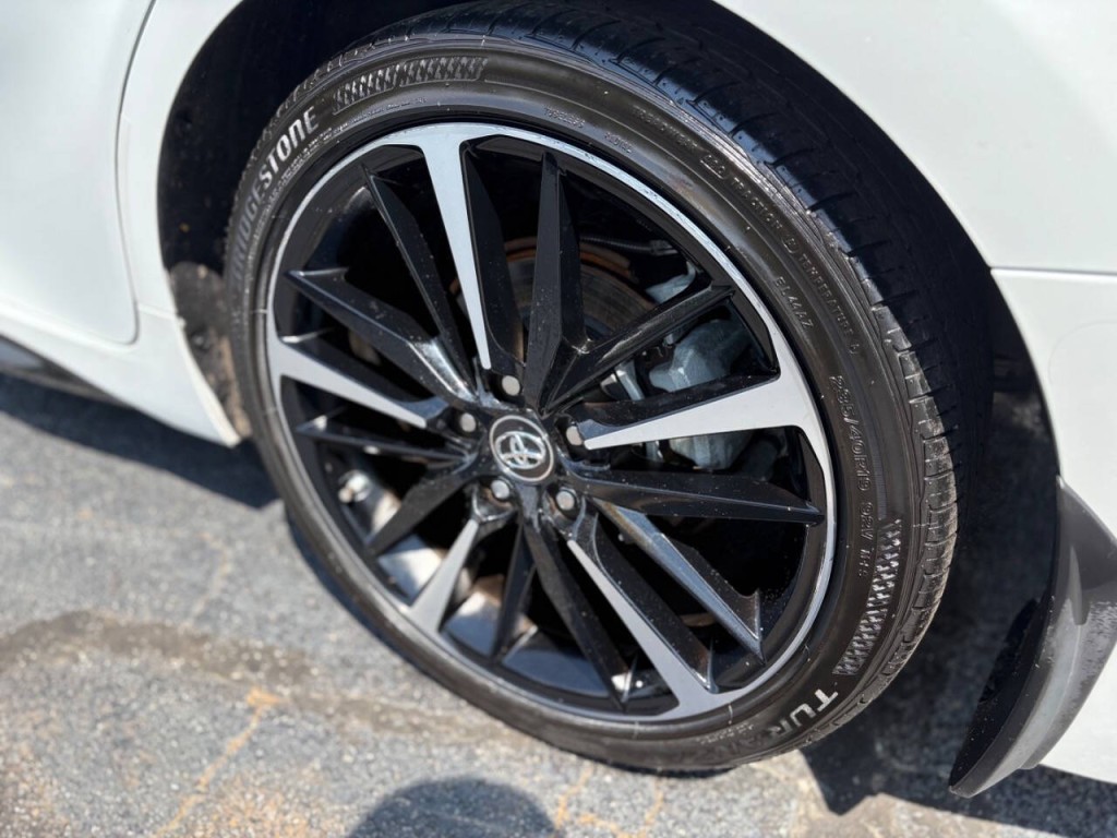 2019 Toyota Camry Image 8