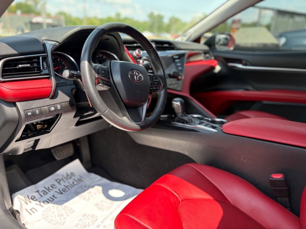 2019 Toyota Camry Image 9
