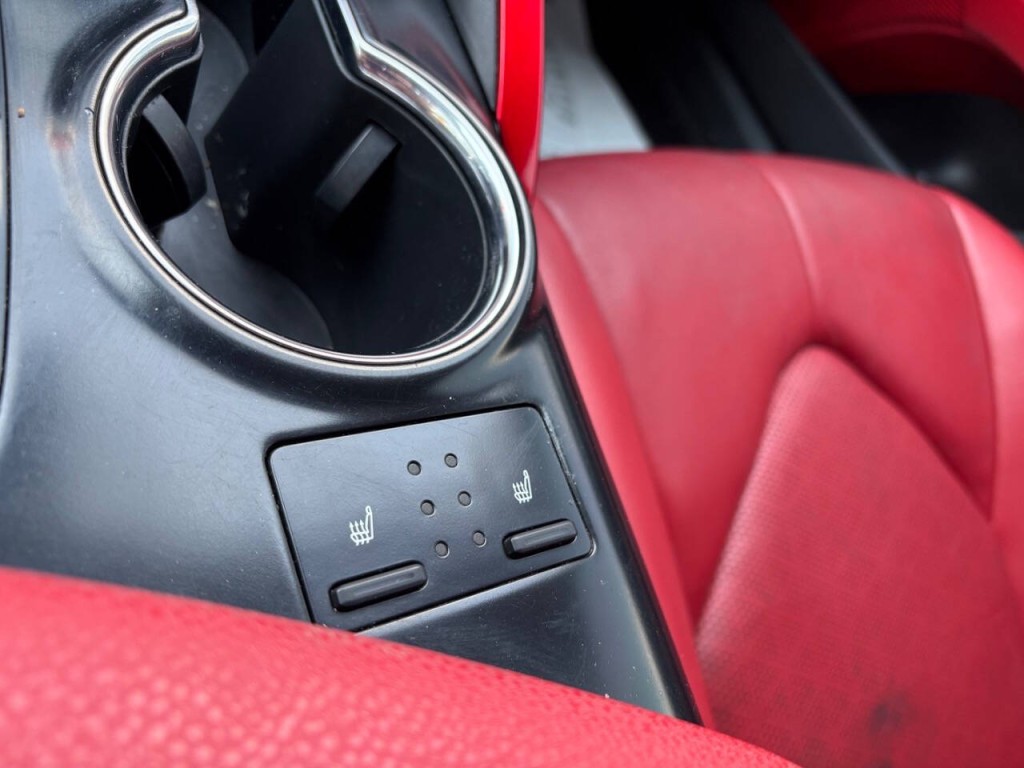 2019 Toyota Camry Image 14