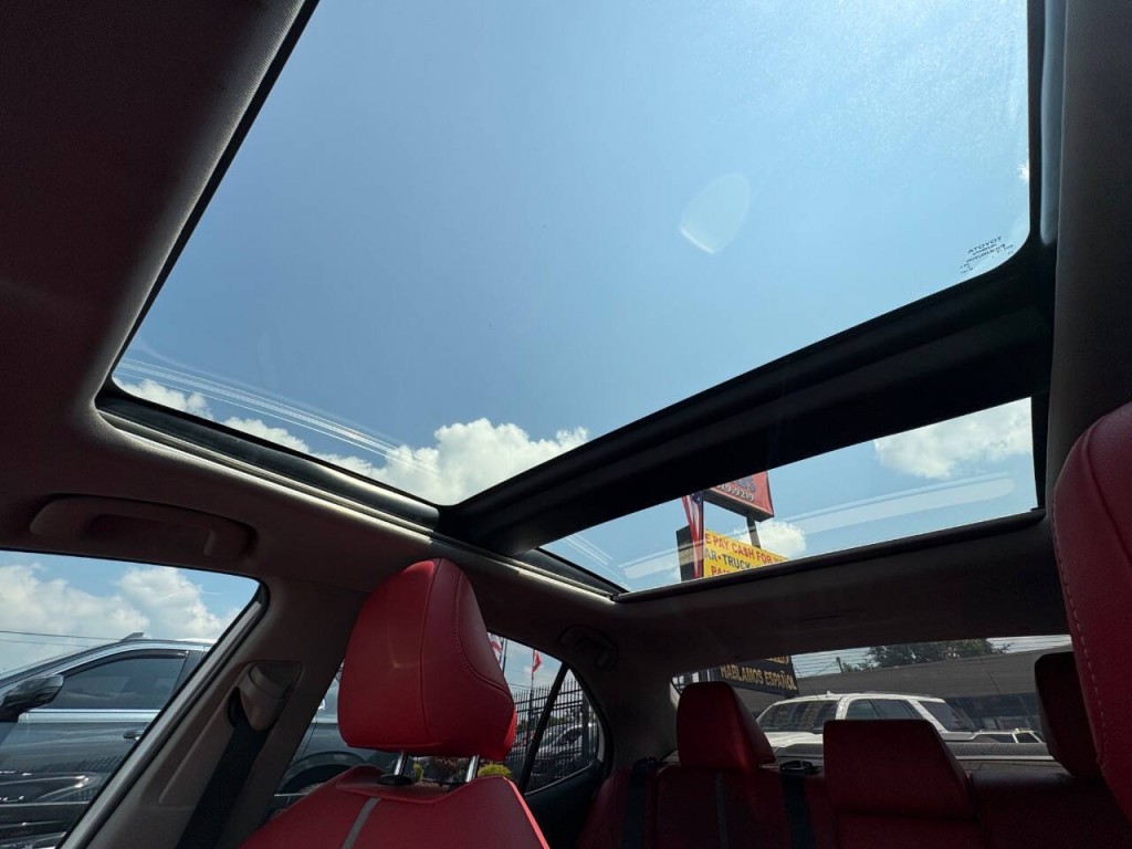 2019 Toyota Camry Image 17