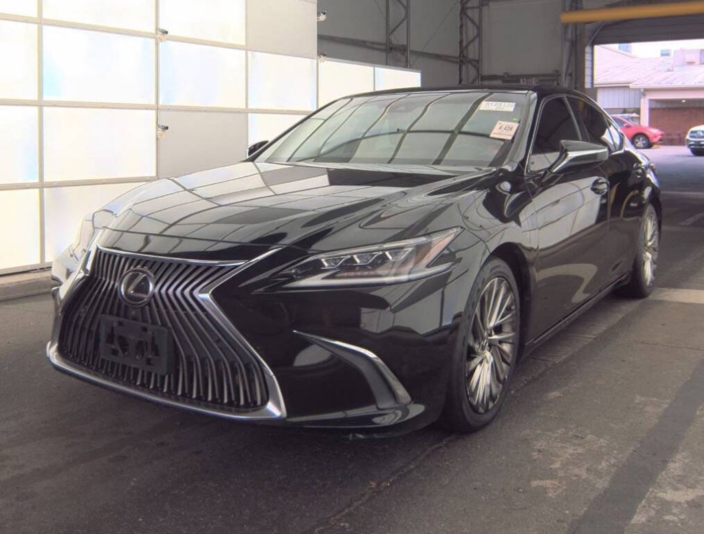 2019 Lexus ES 350 Image 2