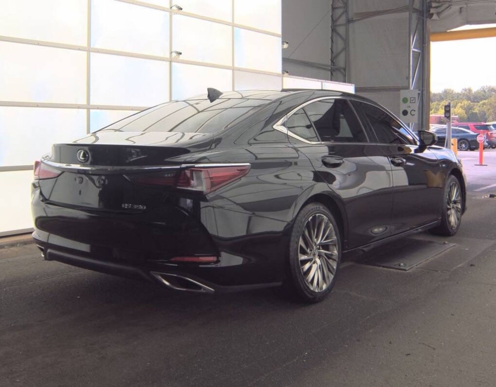 2019 Lexus ES 350 Image 4