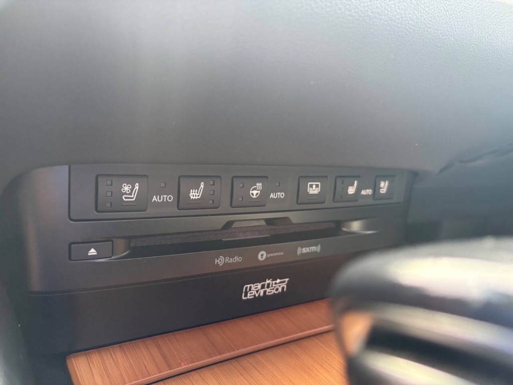 2019 Lexus ES 350 Image 12