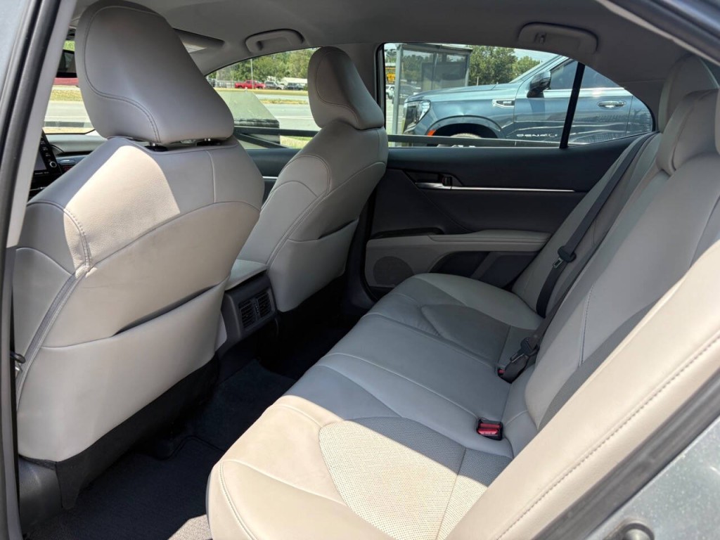 2022 Toyota Camry Image 19