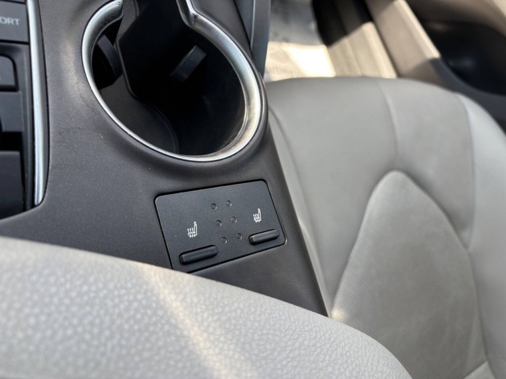 2022 Toyota Camry Image 22