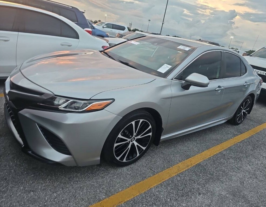 2020 Toyota Camry Image 2