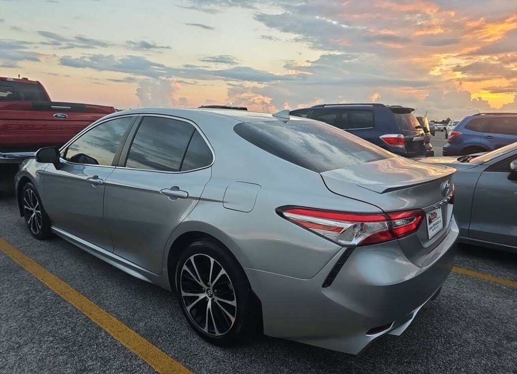 2020 Toyota Camry Image 5