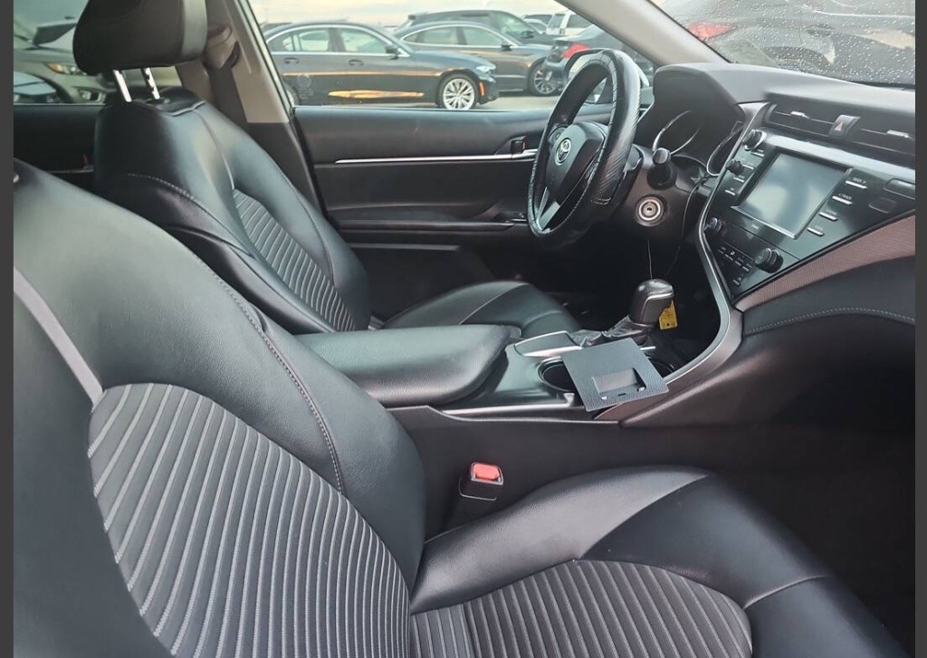 2020 Toyota Camry Image 6