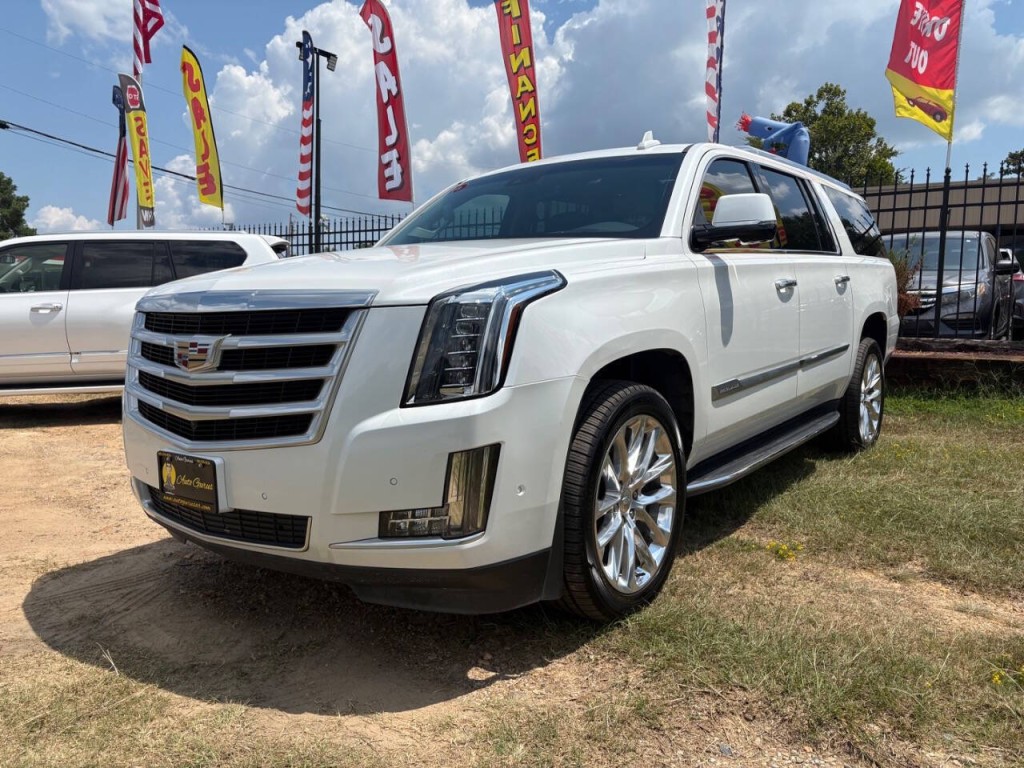 2019 Cadillac Escalade Image 2