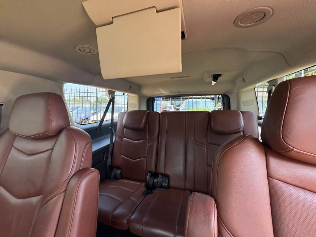 2019 Cadillac Escalade Image 10