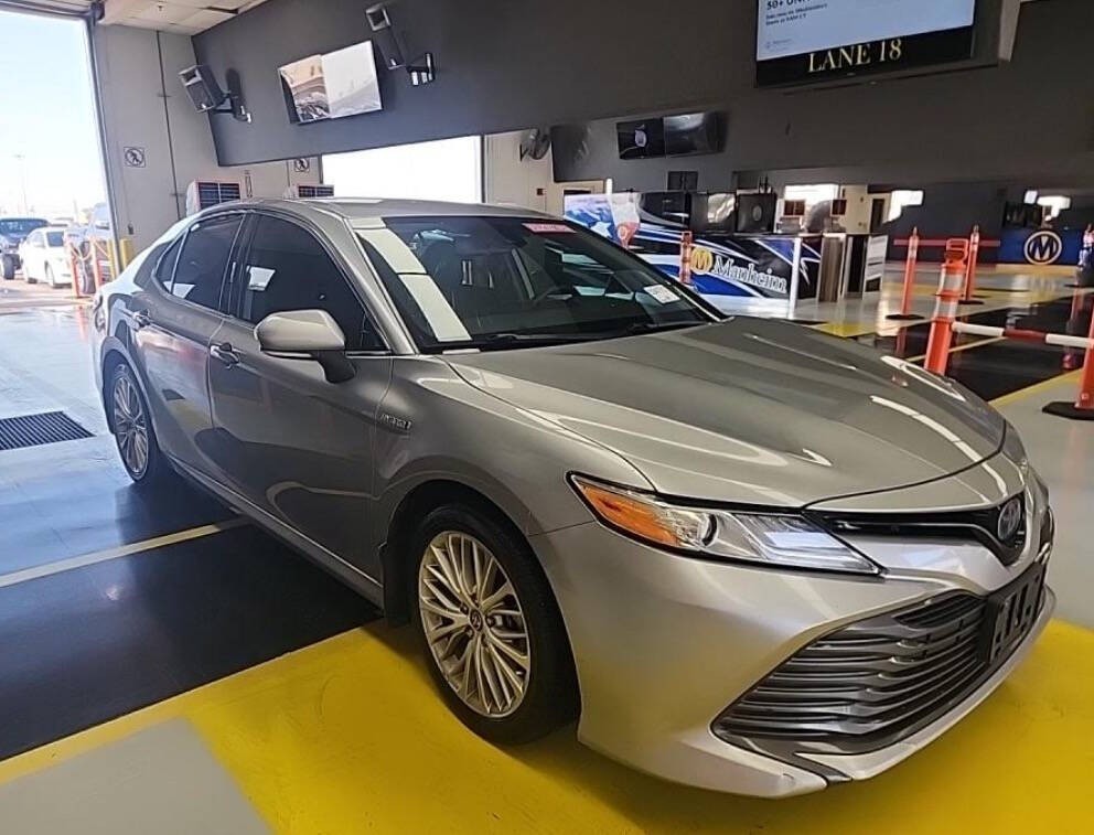 2020 Toyota Camry Image 3