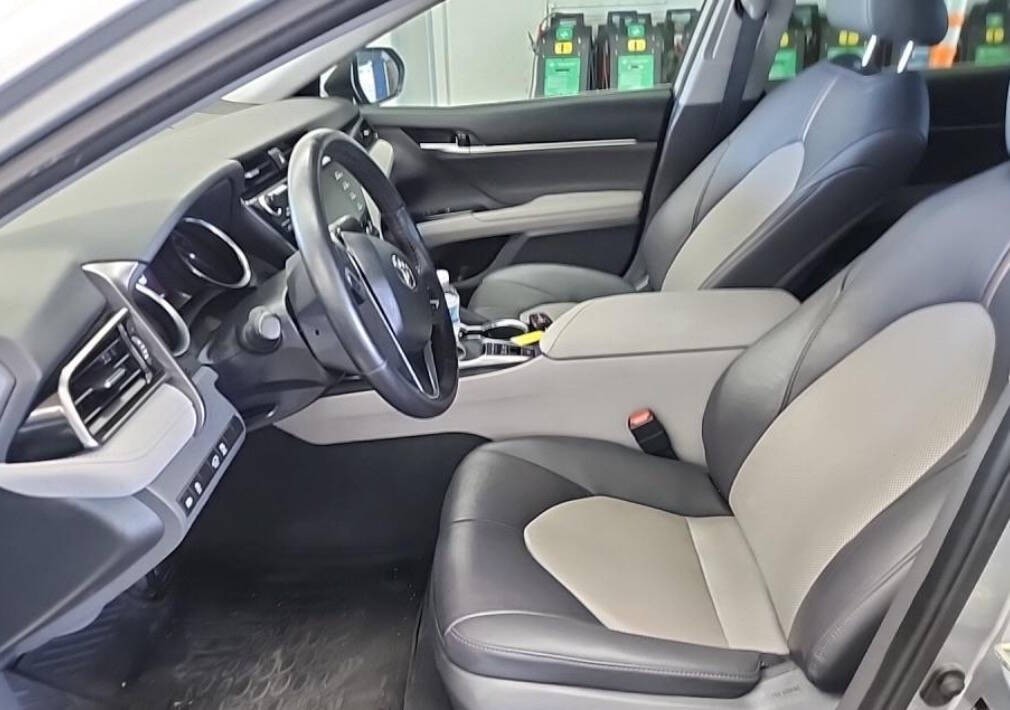 2020 Toyota Camry Image 6