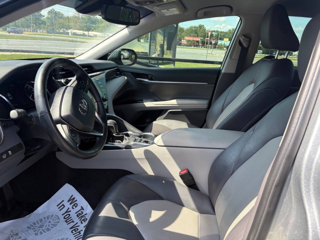 2020 Toyota Camry Image 8