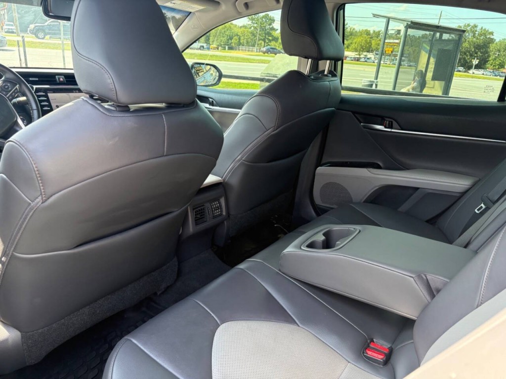 2020 Toyota Camry Image 9
