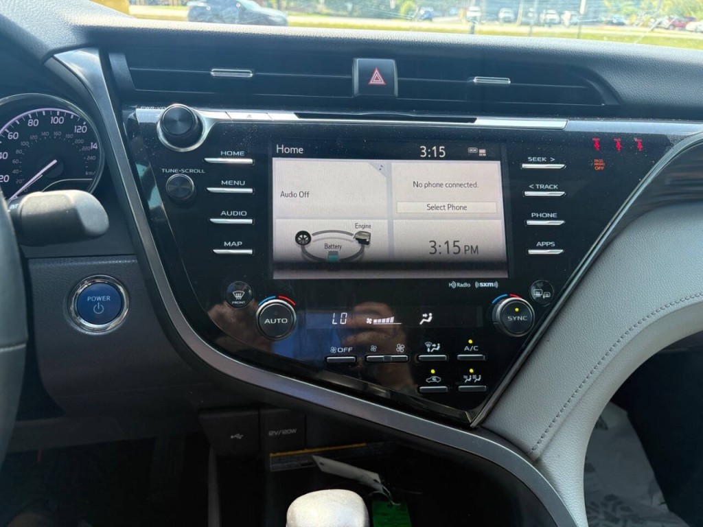 2020 Toyota Camry Image 10