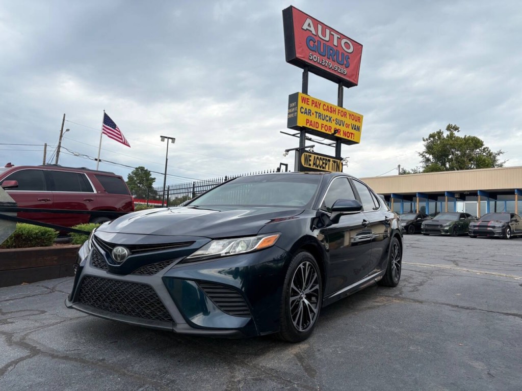 2019 Toyota Camry Image 2