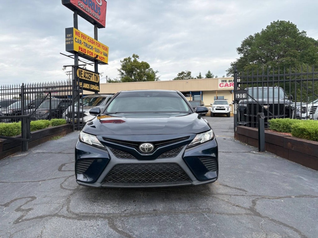 2019 Toyota Camry Image 3