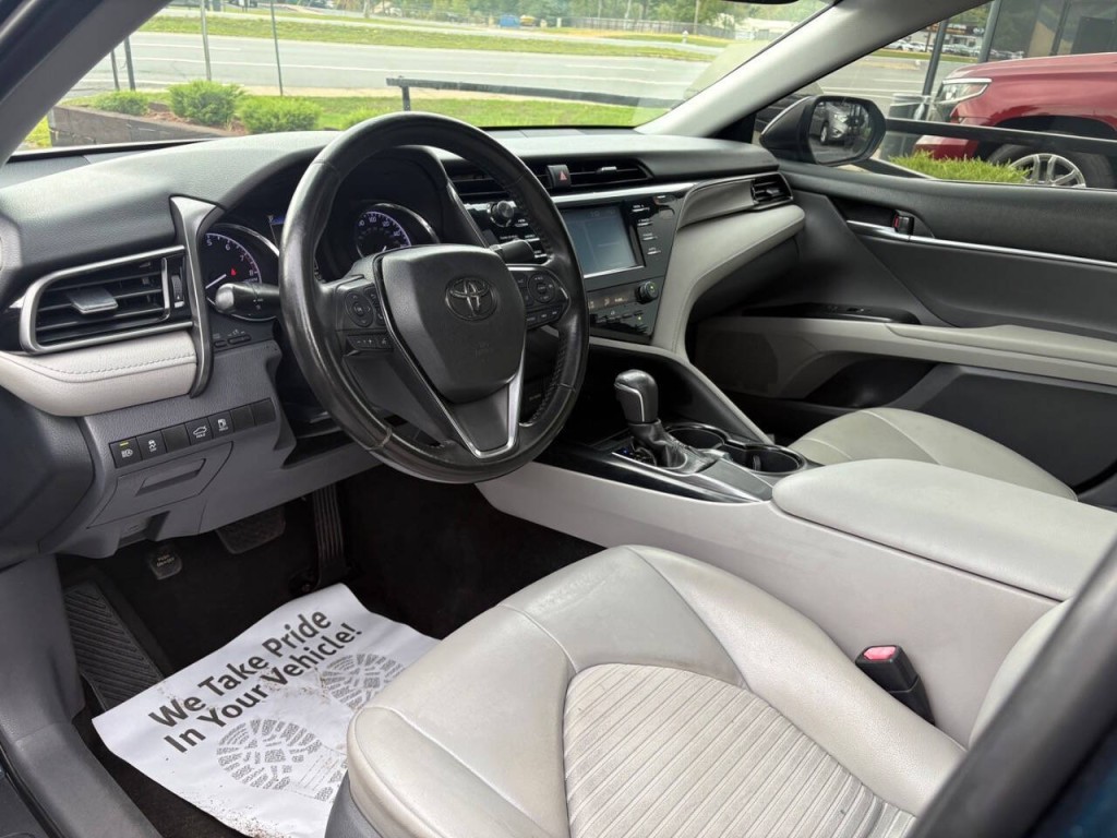 2019 Toyota Camry Image 9