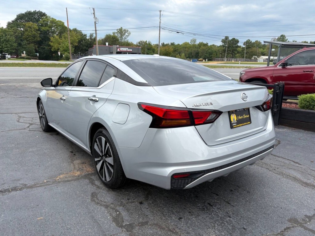 2022 Nissan Altima Image 5
