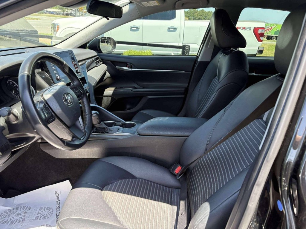 2022 Toyota Camry Image 9
