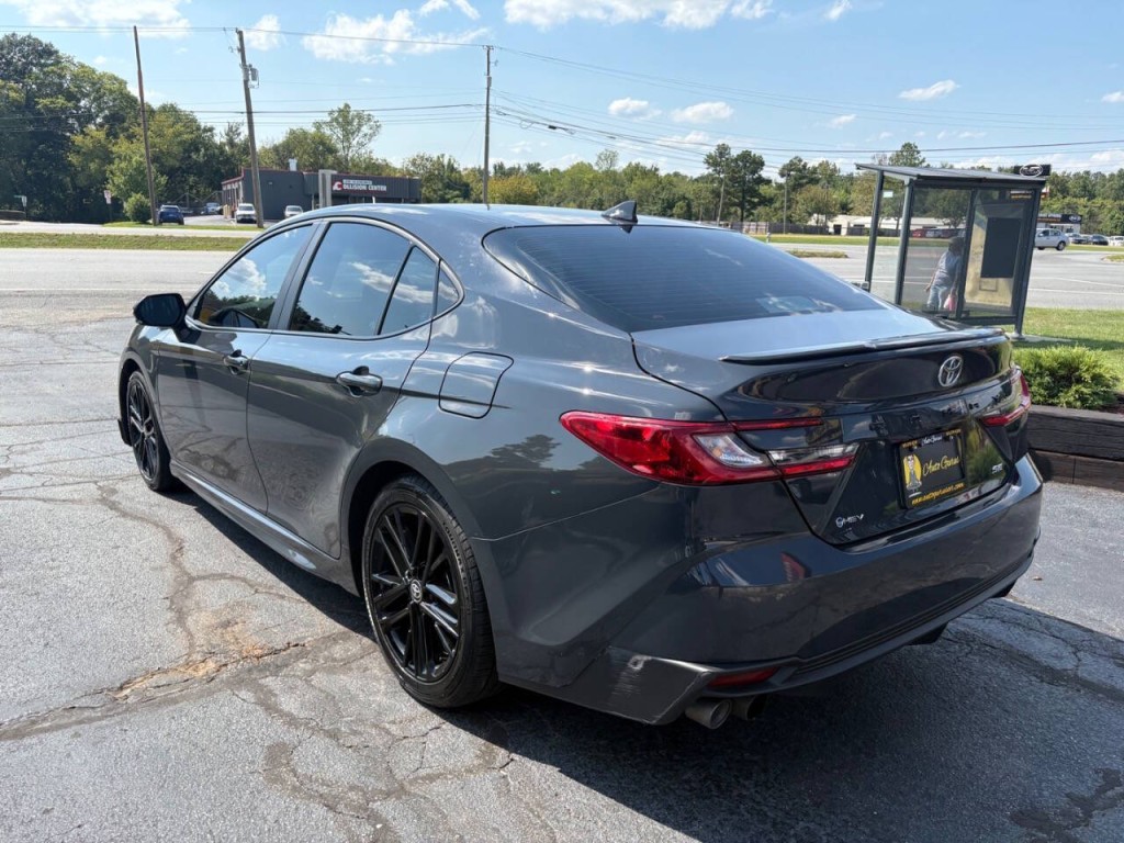 2025 Toyota Camry Image 7