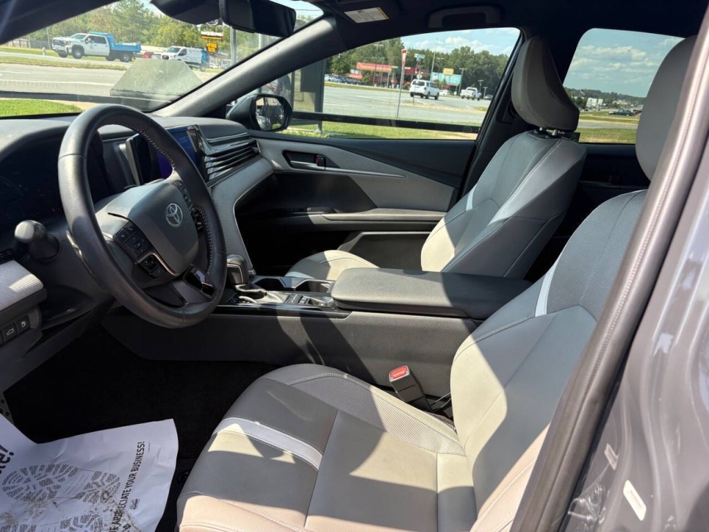 2025 Toyota Camry Image 10